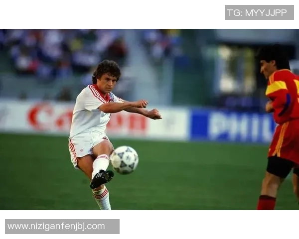 传奇足球明星背后的号码故事与他们的辉煌成就紧密相连 传奇足球明星背后的号码故事与他们的辉煌成就紧密相连