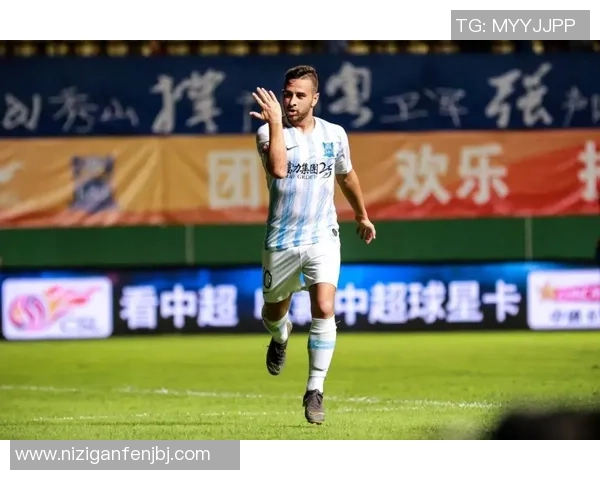 足球明星帅气瞬间图片集锦展现他们的风采与魅力让你一睹为快 足球明星帅气瞬间图片集锦展现他们的风采与魅力让你一睹为快